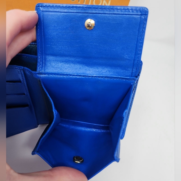 LV EPI LEATHER MEN'S WALLET - Picture 7 of 16